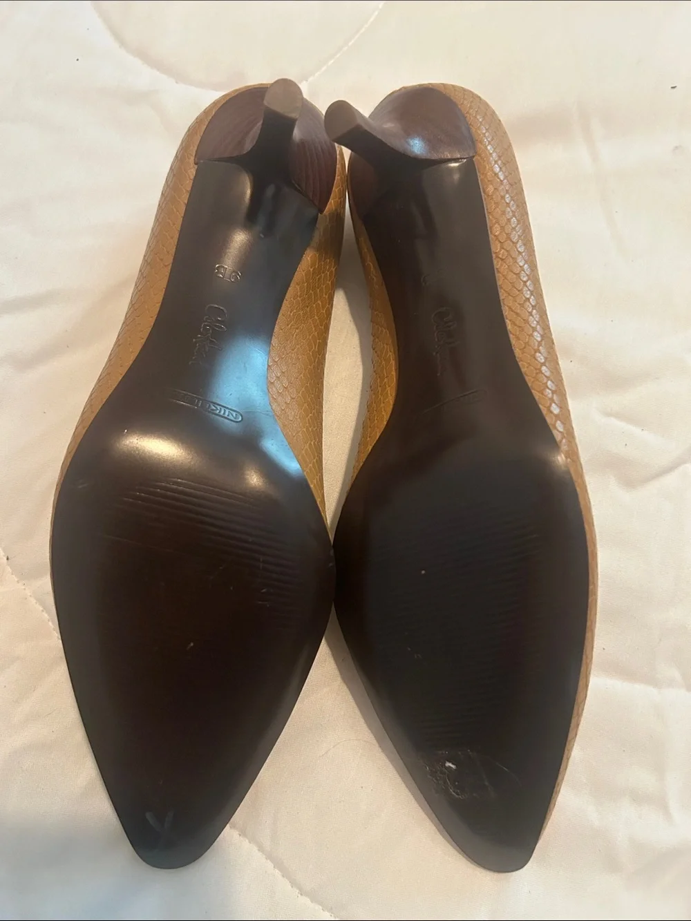 Cole Haan Women's Tan Textured Pointed-Toe Pumps